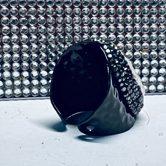 Stunning Unique Opal Stone Austrian Crystal Rhinestone Black Cuff Style Ring Sz6 - Picture 3 of 4
